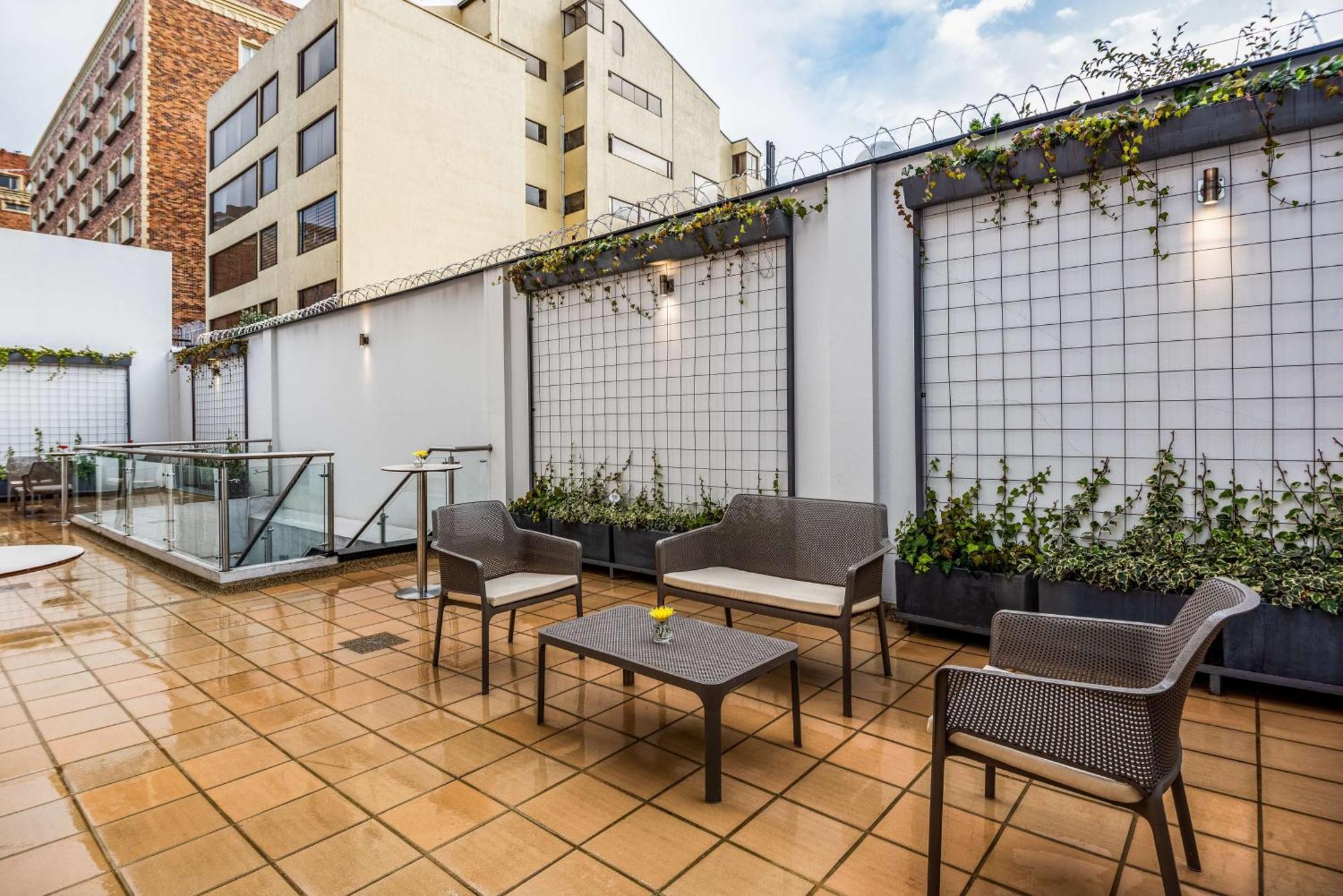 Отель Nh Bogota Urban 93 Royal Экстерьер фото