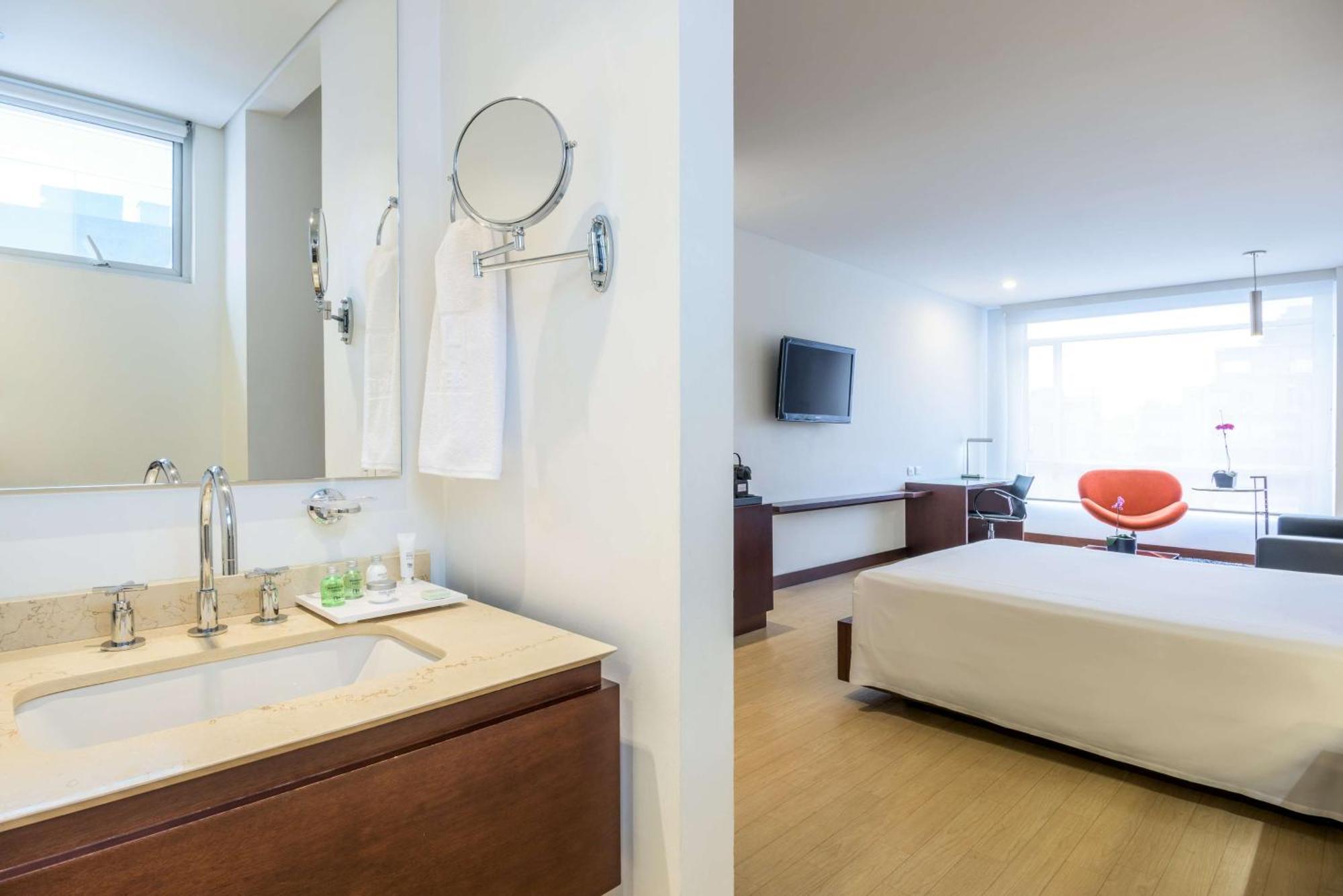 Отель Nh Bogota Urban 93 Royal Экстерьер фото