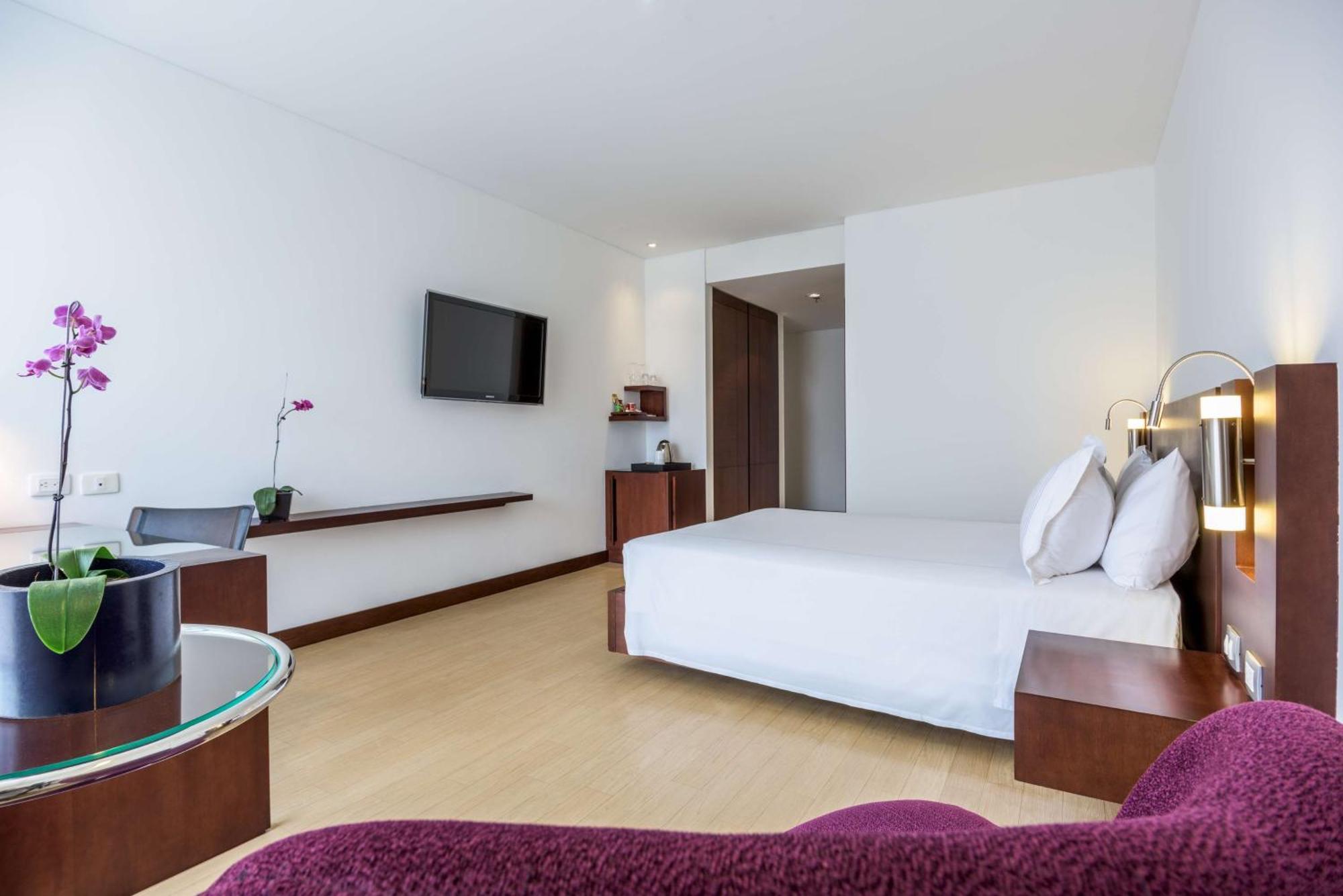 Отель Nh Bogota Urban 93 Royal Экстерьер фото